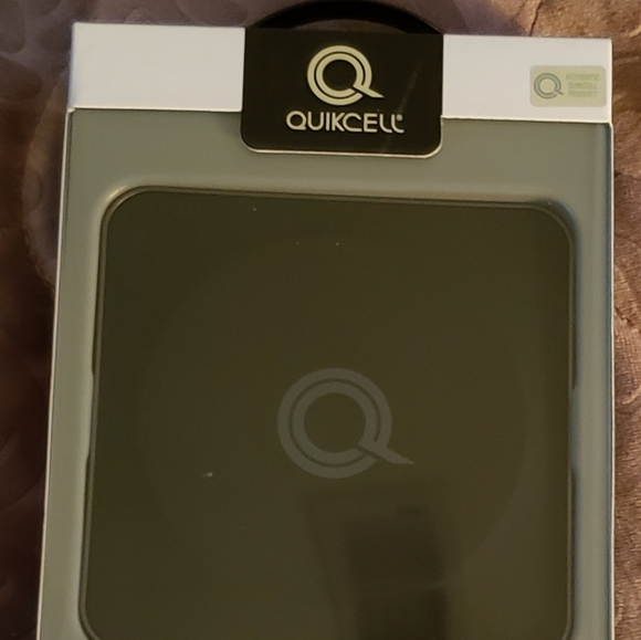 Quikcell Wireless Charger - Picture 1 of 4